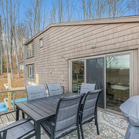 Quiet And Cozy Lakefront Home Near Mt Boyne Gaylord Esterno foto