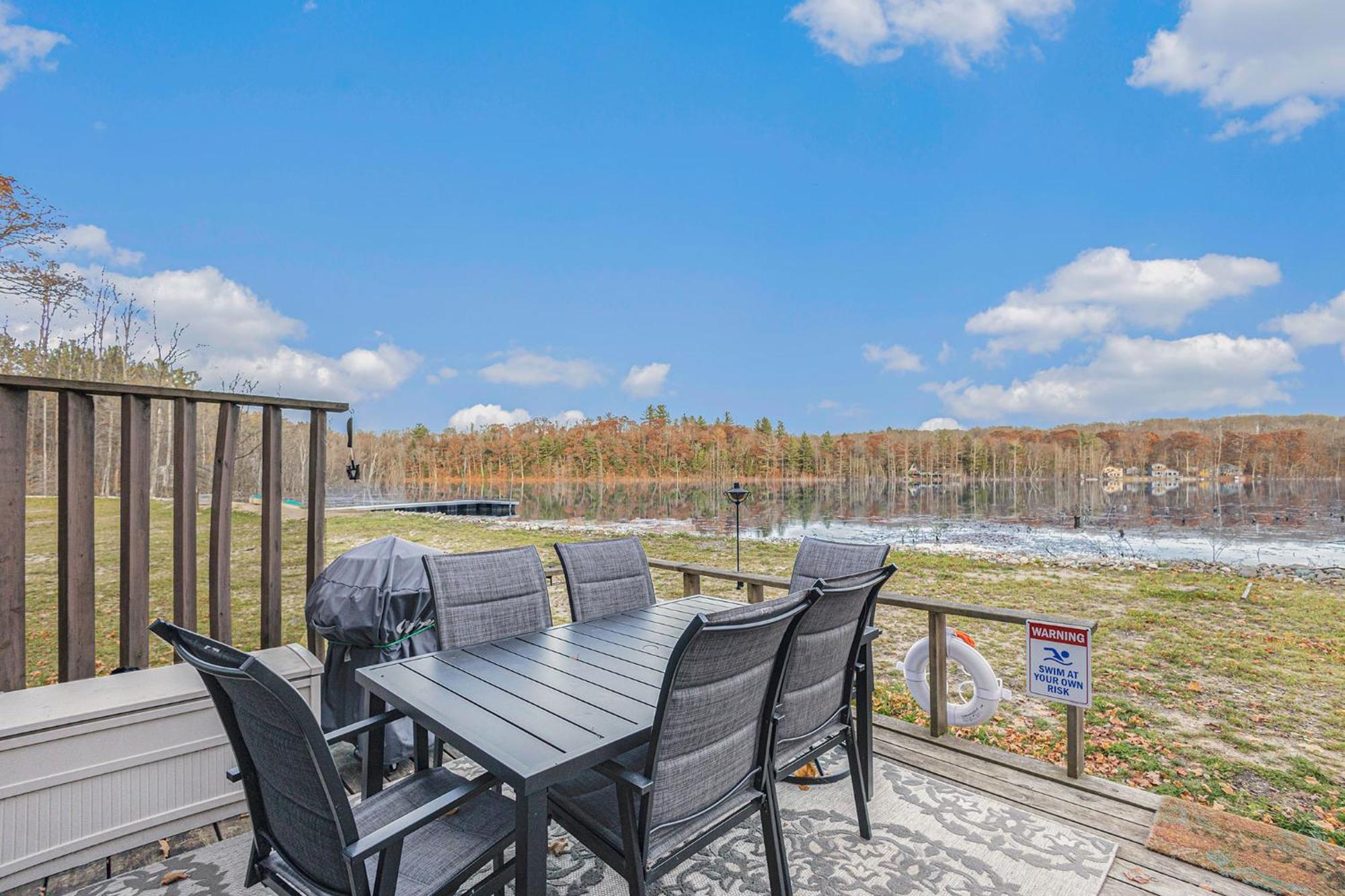 Quiet And Cozy Lakefront Home Near Mt Boyne Gaylord Esterno foto