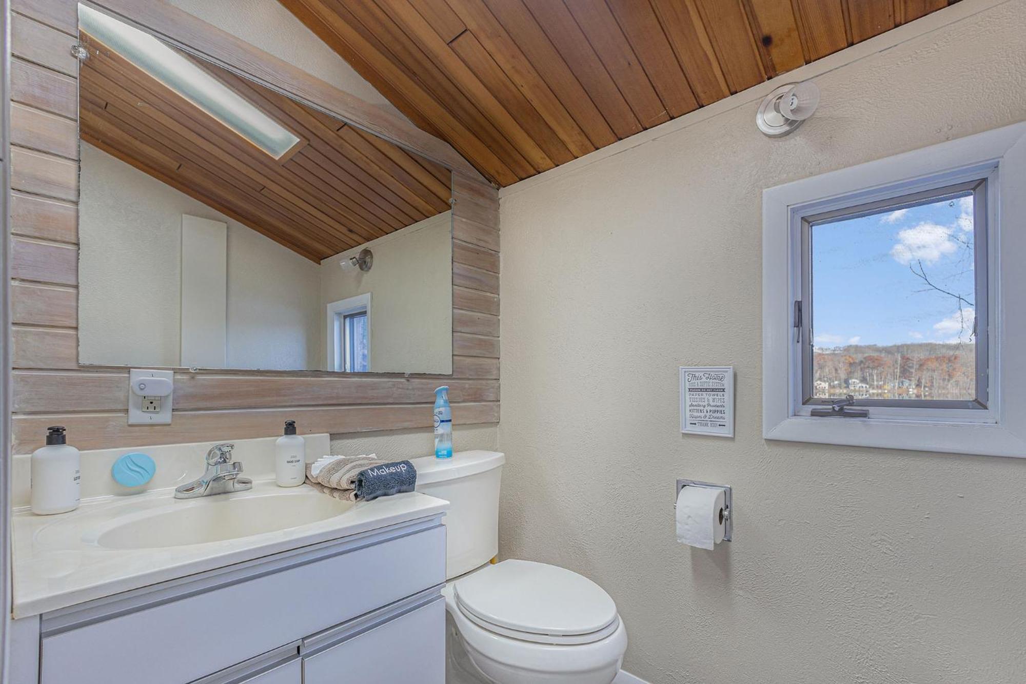 Quiet And Cozy Lakefront Home Near Mt Boyne Gaylord Esterno foto